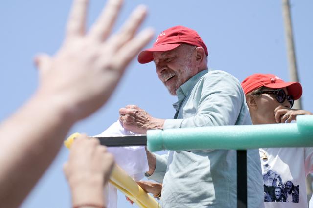 Brazil's President and presidential candidate Luiz Inacio Lula da Silva of the Workers' Party (PT) attends a rally on Copacabana beach in Rio de Janeiro, Brazil, on October 24, 2026, ahead of the presidential election runoff. (Photo by TERCIO TEIXEIRA / AFP)