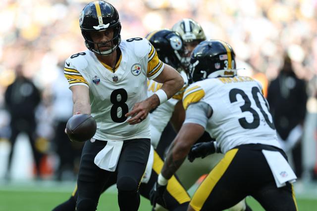 Pittsburgh Steelers' US Quarterback #08 Aaron Rodgers looks for a receiver during the NFL Paris Game American football match between the Pittsburgh Steelers and the New Orleans Saints at the Stade de France in Saint-Denis, near Paris on October 25, 2026, the first-ever regular-season NFL game to be played in France. (Photo by FRANCK FIFE / AFP)