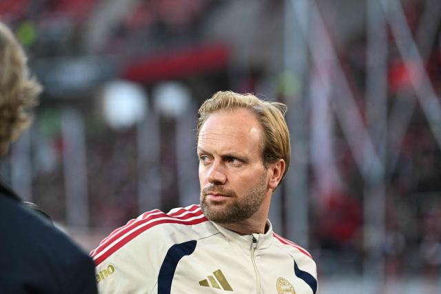 Bayern Munich's English Head Coach Aaron Danks is pictured prior to the German first division Bundesliga football match between SC Freiburg and FC Bayern Munich in Freiburg, south-western Germany, on October 25, 2026. (Photo by THOMAS KIENZLE / AFP) / DFL REGULATIONS PROHIBIT ANY USE OF PHOTOGRAPHS AS IMAGE SEQUENCES AND/OR QUASI-VIDEO