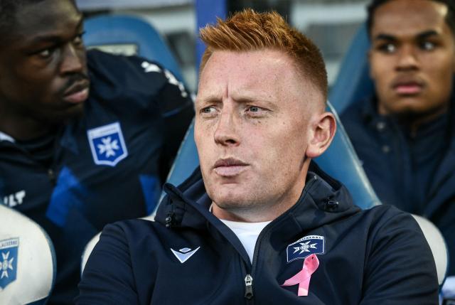 Auxerre's English headcoach Will Still looks on from the technical area during the French L1 football match between AJ Auxerre and Le Mans at the Stade de l'Abbe-Deschamps in Auxerre, central France, on October 25, 2026. (Photo by ARNAUD FINISTRE / AFP)