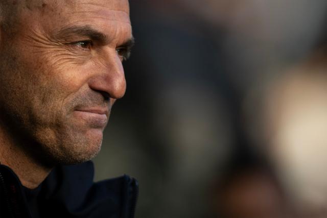 Lorient's French headcoach Alexandre Dujeux looks on during the French L1 football match between SCO Angers and FC Lorient at the Stade Raymond-Kopa in Angers on October 25, 2026. (Photo by Guillaume SALIGOT / AFP)