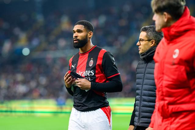 AC Milan's English midfielder #08 Ruben Loftus-Cheek leaves the picth during the Italian Serie A football match between Udinese and Milan at the Stadio Friuli in Udine on October 25, 2026. (Photo by Jure Makovec / AFP)