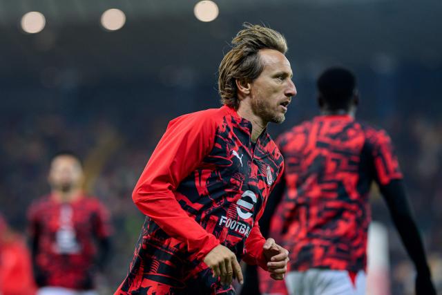 AC Milan's Croatian midfielder #14 Luka Modric warms up prior to the Italian Serie A football match between Udinese and Milan at the Stadio Friuli in Udine on October 25, 2026. (Photo by Jure Makovec / AFP)