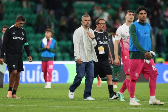 Sporting Lisbon's Portuguese coach Rui Borges leaves the pitch after the Portuguese League football match between Sporting CP and Academico de Viseu FC at Jose Alvalade stadium in Lisbon on October 25, 2026. (Photo by PATRICIA DE MELO MOREIRA / AFP)