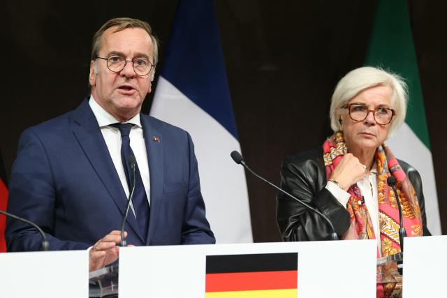 Germany's Defence Minister Boris Pistorius (L) and France's Defence Minister Catherine Vautrin attend a meeting of the E5, a five-country European defence and security cooperation group, at the French Defence Ministry in Paris, on October 26, 2026. (Photo by Thomas SAMSON / AFP)