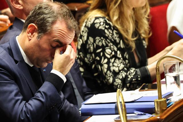 France's Prime Minister Sebastien Lecornu gestures during a session of questions to the government at The National Assembly, France's lower house of parliament in Paris on October 27, 2026. (Photo by SIMON WOHLFAHRT / AFP)