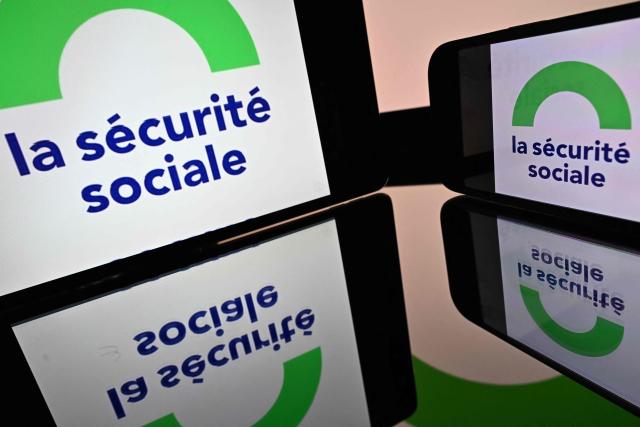 This photograph shows the logo of the French Social Security system ('Securite Sociale') displayed on screens in Toulouse, southwestern France on October 27, 2026. (Photo by Lionel BONAVENTURE / AFP)