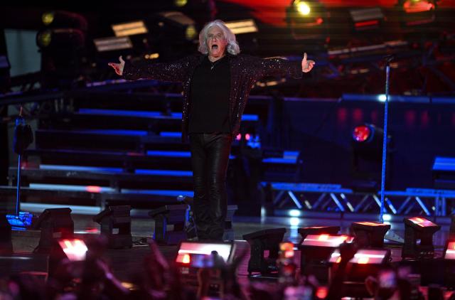 English singer Joe Elliott from Def Leppard performs at Parque Viva, Alajuela, Costa Rica on October 27, 2026. (Photo by Ezequiel BECERRA / AFP)