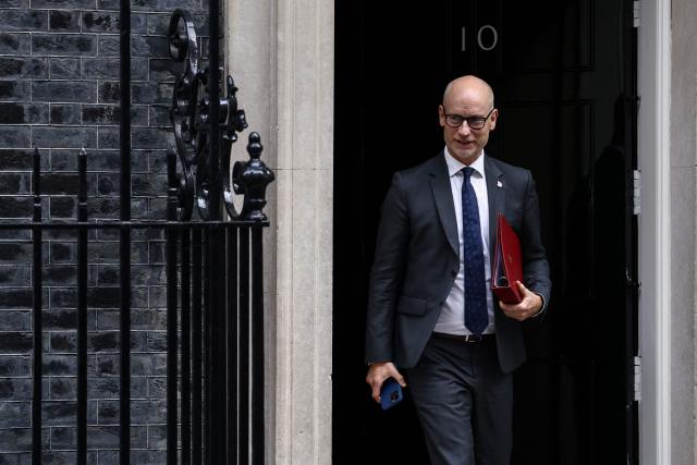 Britain's Wales Secretary Stephen Kinnock leaves following a cabinet meeting at Downing Street in central London on October 28, 2026, before Britain's Chancellor of the Exchequer John Healey presents the government's annual budget to parliament later in the day. Healey will unveil his first budget on October 28 as he juggles commitments to defence spending and easing household bills with little financial room to manoeuvre. (Photo by Henry NICHOLLS / AFP)