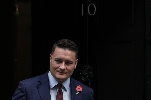 Britain's Defence Secretary Wes Streeting leaves after attending a cabinet meeting at Downing Street in central London on October 28, 2026, before Britain's Chancellor of the Exchequer John Healey presents the government's annual budget to parliament later in the day. Healey will unveil his first budget on October 28 as he juggles commitments to defence spending and easing household bills with little financial room to manoeuvre. (Photo by CARLOS JASSO / AFP)