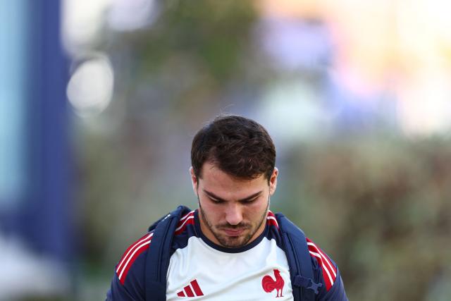 France's scrum-half Antoine Dupont arrives to take part in a training session, as part of the preparation for the Nation Championship match between France and Fiji, in Marcoussis, south of Paris, on October 28, 2026. (Photo by Anne-Christine POUJOULAT / AFP)