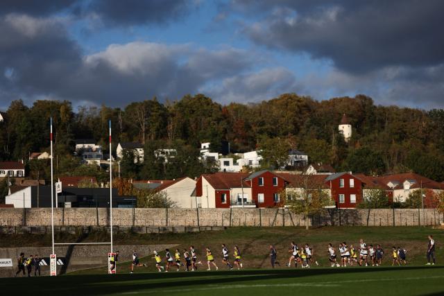 France's players takes part in a training session, as part of the preparation for the Nation Championship match between France and Fiji, in Marcoussis, south of Paris, on October 28, 2026. (Photo by Anne-Christine POUJOULAT / AFP)