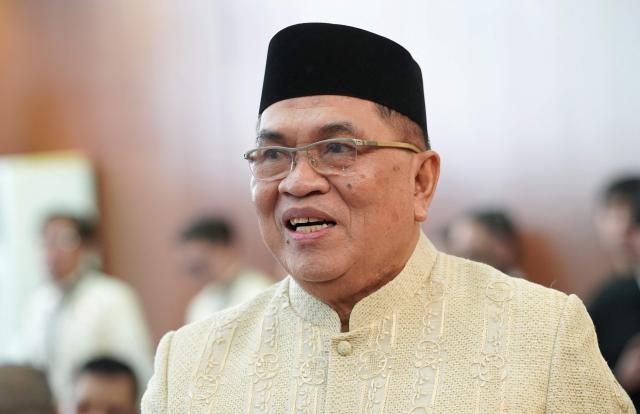 Abdulraof Macacua, 69, looks on before his election as chief minister of the Bangsamoro Autonomous Region in Muslim Mindanao (BARMM) in Cotabato City, in Southern island of Mindanao on October 30, 2026. A former Muslim rebel leader who fought Philippine President Ferdinand Marcos's father as a teenager was elected chief minister of a southern self-ruled region formed after decades of armed conflict. (Photo by Ferdinandh CABRERA / AFP)