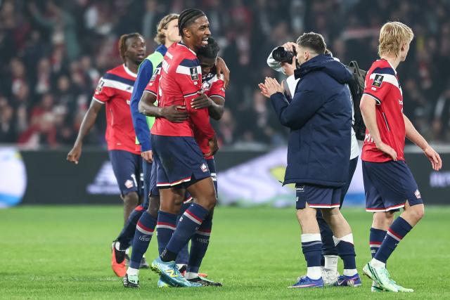 Lille's Brazilian defender #04 Alexsandro (C) celebrates at the end of the French L1 football match between Lille LOSC and RC Lens at the Stade Pierre-Mauroy in Villeneuve-d'Ascq, northern France, on October 30, 2026. (Photo by Sameer Al-DOUMY / AFP)