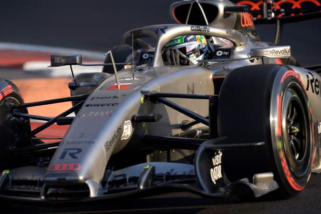 Audi's Brazilian driver Gabriel Bortoleto races during the second practice session of the Mexico City Formula One Grand Prix at the Hermanos Rodriguez racetrack in Mexico City on October 30, 2026. (Photo by Alfredo ESTRELLA / AFP)