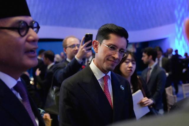 Mexican Foreign Minister Roberto Velasco Alvarez speaks with attendees during the G20 foreign ministers' meeting in Atlanta, Georgia on October 30, 2026. US Secretary of State Marco Rubio is hosting his G20 counterparts, including Russia's Sergei Lavrov, for talks that are expected to be fractious, with wars in Ukraine and Iran and surging energy prices fanning discord. The foreign ministers' meeting in Atlanta, taking place just days before crucial US midterm elections, will set the stage for a December G20 leaders' summit in Miami at President Donald Trump's Doral resort. (Photo by Megan Varner / POOL / AFP)