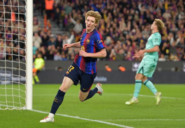 Barcelona's English forward #17 Anthony Gordon celebrates scoring his team's sixth goal during the Spanish league football match between FC Barcelona and Deportivo Alaves at Camp Nou stadium in Barcelona on October 31, 2026. (Photo by MANAURE QUINTERO / AFP)