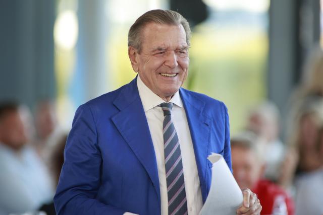 06 September 2024, Thuringia, Nordhausen: Former German Chancellor Gerhard Schroeder attend the 20th anniversary of the North Thuringian Business Association. Photo: Matthias Bein/dpa