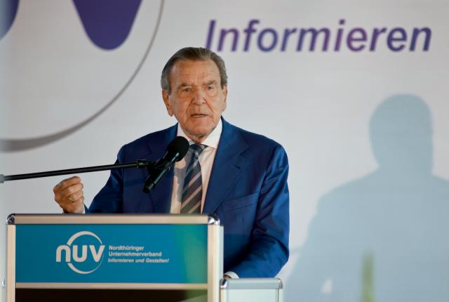 06 September 2024, Thuringia, Nordhausen: Former German Chancellor Gerhard Schroeder speaks during the 20th anniversary of the North Thuringian Business Association. Photo: Matthias Bein/dpa