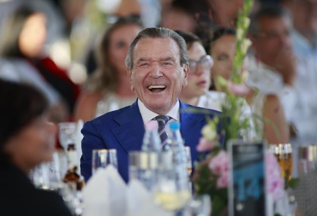 06 September 2024, Thuringia, Nordhausen: Former German Chancellor Gerhard Schroeder attend the 20th anniversary of the North Thuringian Business Association. Photo: Matthias Bein/dpa