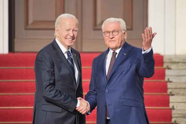 18 October 2024, Berlin: US President Joe Biden (L) is welcomed by German President Frank-Walter Steinmeier in front of Bellevue Palace. It is Biden's first bilateral visit to Germany in his almost four years in office. Photo: Michael Kappeler/dpa