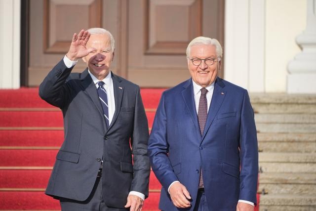 18 October 2024, Berlin: US President Joe Biden (L) is welcomed by German President Frank-Walter Steinmeier in front of Bellevue Palace. It is Biden's first bilateral visit to Germany in his almost four years in office. Photo: Michael Kappeler/dpa