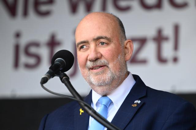 FILED - 06 October 2024, Bavaria, Munich: Ron Prosor, Ambassador of Israel to Germany, speaks at the commemoration and demonstration event "365 Days - Munich against Anti-Semitism" to mark the first anniversary of the Hamas' 7th of October attacks on Israel, at the Odeonsplatz. Photo: Felix Hörhager/dpa