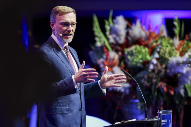 04 November 2024, Duesseldorf: German Minister of Finance, Christian Lindner, speaks on the podium during the Sankt Martin 2024 Friendship Banquet of the NRW construction industry. Photo: Christoph Reichwein/dpa