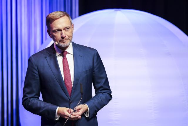 04 November 2024, Duesseldorf: German Minister of Finance, Christian Lindner, speaks on the podium during the Sankt Martin 2024 Friendship Banquet of the NRW construction industry. Photo: Christoph Reichwein/dpa