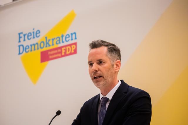 06 November 2024, Berlin: Chairman of the Free Democratic Party (FDP) parliamentary group Christian Duerr makes a press statement following the dismissal of Federal Finance Minister Christian Lindner by the Federal Chancellor Olaf Scholz. Germany's pro-business Free Democrats are pulling all their ministers from government, announcing the party's withdrawal from the coalition government. Photo: Christoph Soeder/dpa