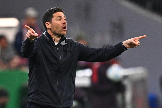 03 December 2024, Bavaria, Munich: Leverkusen coach Xabi Alonso reacts during of the German DFB Cup round of 16 soccer match between Bayern Munich and Bayer Leverkusen at the Allianz Arena. Photo: Tom Weller/dpa - IMPORTANT NOTICE: DFL and DFB regulations prohibit any use of photographs as image sequences and/or quasi-video.