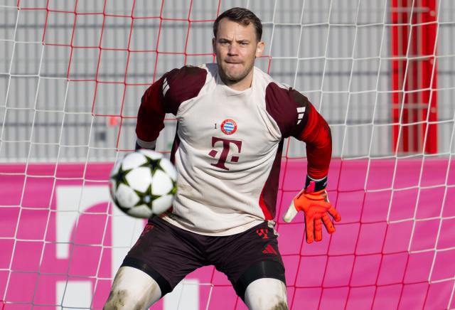 FILED - 05 November 2024, Bavaria, Munich: Bayern Munich goalkeeper Manuel Neuer in action during a training session at the Saebener Straße training ground, ahead of the UEFA Champions League soccer match against Benfica Lisbon. Photo: Sven Hoppe/dpa