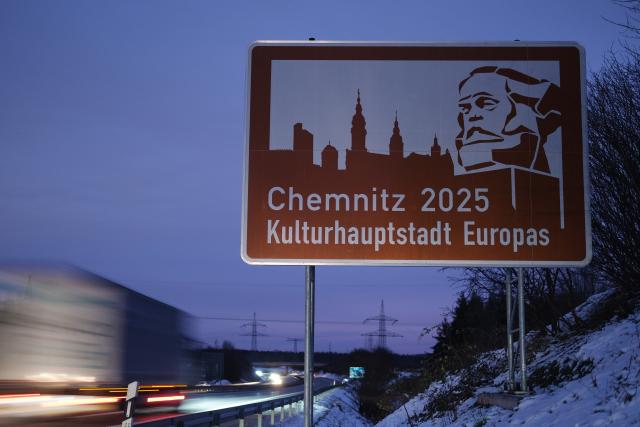 14 January 2025, Saxony, Hartmannsdorf: A tourist sign on the Autobahn 72 advertises Chemnitz as European Capital of Culture 2025. The Capital of Culture year will be officially opened on January 18, 2025. Photo: Sebastian Willnow/dpa