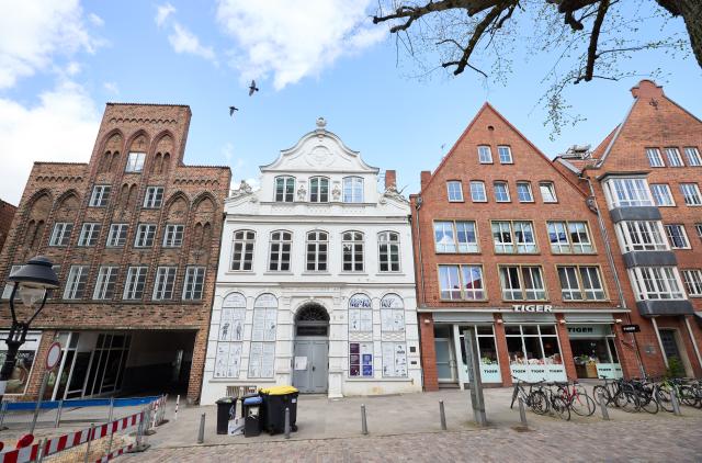 FILED - 14 April 2024, Schleswig-Holstein, Luebeck: View of the Buddenbrook House in Mengstrasse. Three famous museums in the far northern German city of Luebeck are to remain closed simultaneously for several months in 2025 due to renovations. Photo: Georg Wendt/dpa