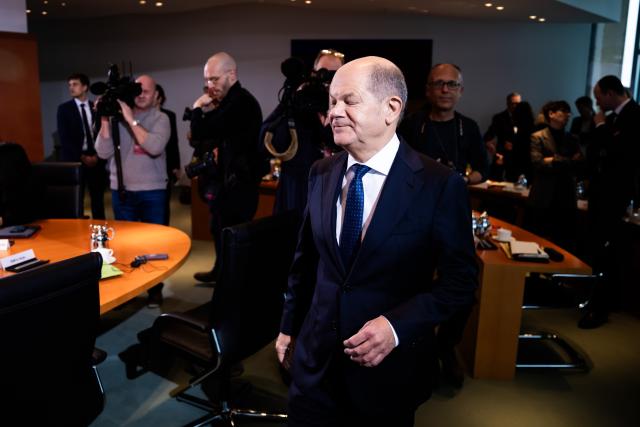 15 January 2025, Berlin: German Chancellor Olaf Scholz  arrives to the Cabinet meeting in Berlin. Photo: Christoph Soeder/dpa