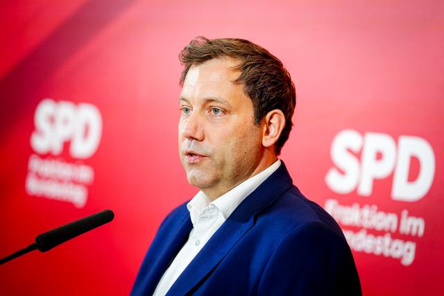 24 March 2025, Berlin: Lars Klingbeil, parliamentary group leader of the Social Democratic Party (SPD), speaks during a press conference at the start of his party's parliamentary group meeting. Photo: Kay Nietfeld/dpa