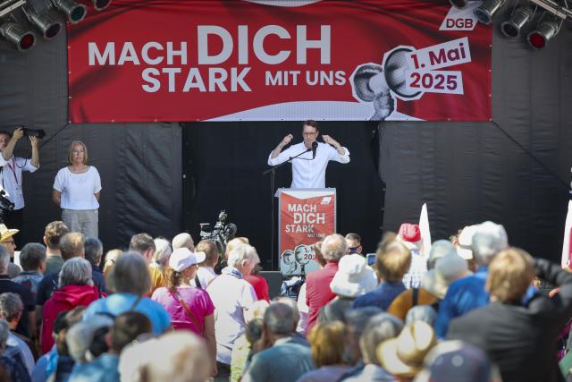 01 May 2025, North Rhine-Westphalia, Siegburg: Minister President of North Rhine-Westphalia Hendrik Wuest speaks at the May Day demonstration of the German Trade Union Confederation (DGB), on the occasion of the International Labour Day. Photo: Christoph Reichwein/dpa