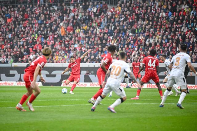 04 May 2025, Baden-Württemberg, Freiburg im Breisgau: Freiburg's Maximilian Eggestein scores his side's first goal during the German Bundesliga soccer match between SC Freiburg and Bayer Leverkusen at Europa-Park Stadium. Photo: Harry Langer/dpa - IMPORTANT NOTICE: DFL and DFB regulations prohibit any use of photographs as image sequences and/or quasi-video.