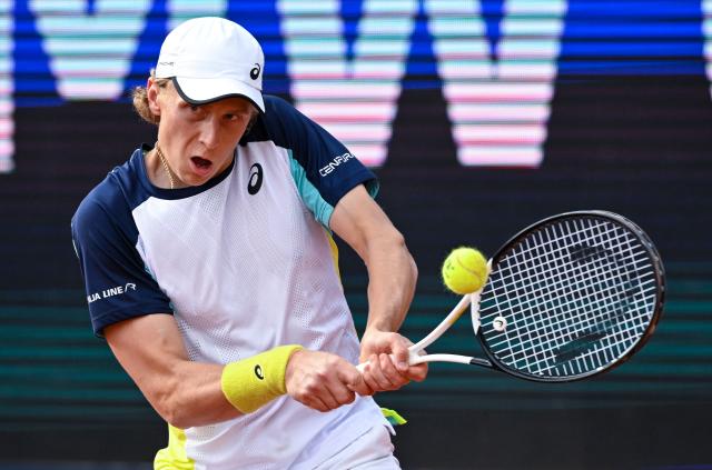 FILED - 29 April 2022, Bavaria, Munich: Finnish tennis player Emil Ruusuvuori in action against Denmark's Holger Rune during their men's singles quarter final match of the BMW Open tennis tournament in Munich. Ruusuvuori says panic attacks were behind his six-month absence from the professional tours. Photo: Sven Hoppe/dpa