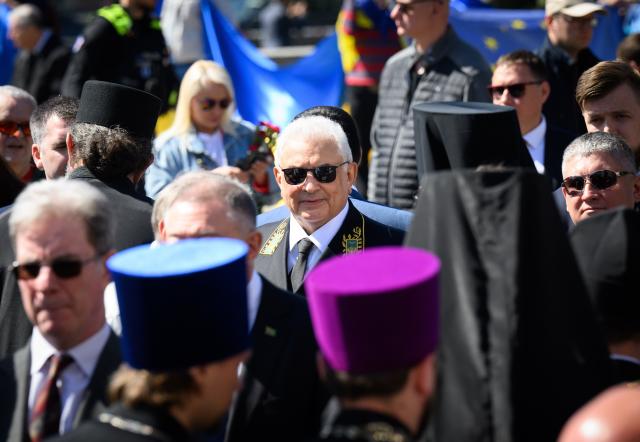 09 May 2025, Berlin: Sergei Netshaev, Russian Ambassador to Germany, lays a wreath at the Soviet Memorial in Tiergarten, which commemorates Soviet soldiers killed in World War II. May 9 is marked as Victory Day in Russia and several successor states. Photo: Bernd von Jutrczenka/dpa
