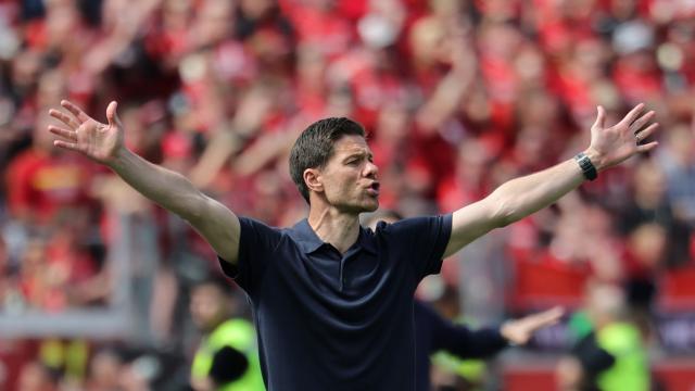 11 May 2025, North Rhine-Westphalia, Leverkusen: Leverkusen coach Xabi Alonso gestures on the touchline during the German Bundesliga soccer match between Bayer Leverkusen and Borussia Dortmund at BayArena. Photo: Rolf Vennenbernd/dpa - IMPORTANT NOTICE: DFL and DFB regulations prohibit any use of photographs as image sequences and/or quasi-video.