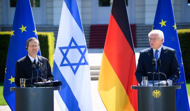 12 May 2025, Berlin: German Federal President Frank-Walter Steinmeier (r) and Isaac Herzog, President of Israel, speak at a press conference after their meeting at Bellevue Palace. To mark the establishment of diplomatic relations between the Federal Republic of Germany and Israel 60 years ago, the Israeli President visits Germany and then the Federal President visits the State of Israel. Photo: Bernd von Jutrczenka/dpa