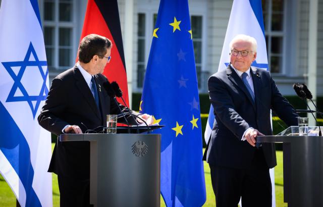 12 May 2025, Berlin: German Federal President Frank-Walter Steinmeier (r) and Isaac Herzog, President of Israel, speak at a press conference after their meeting at Bellevue Palace. To mark the establishment of diplomatic relations between the Federal Republic of Germany and Israel 60 years ago, the Israeli President visits Germany and then the Federal President visits the State of Israel. Photo: Bernd von Jutrczenka/dpa