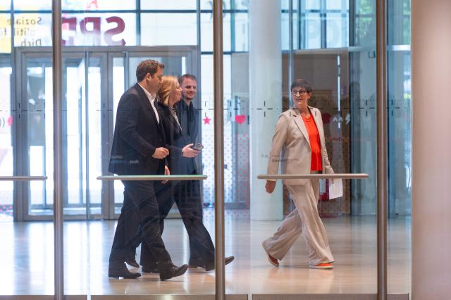 12 May 2025, Berlin: Lars Klingbeil, German Federal Minister of Finance and Vice-Chancellor, Baerbel Bas, German Federal Minister of Labor, Tim Klüssendorf and Saskia Esken, co-leader of the SPD, attend a press conference. German Labour Minister Baerbel Bas has been nominated to become co-leader of the Social Democratic Party (SPD). Photo: Christophe Gateau/dpa