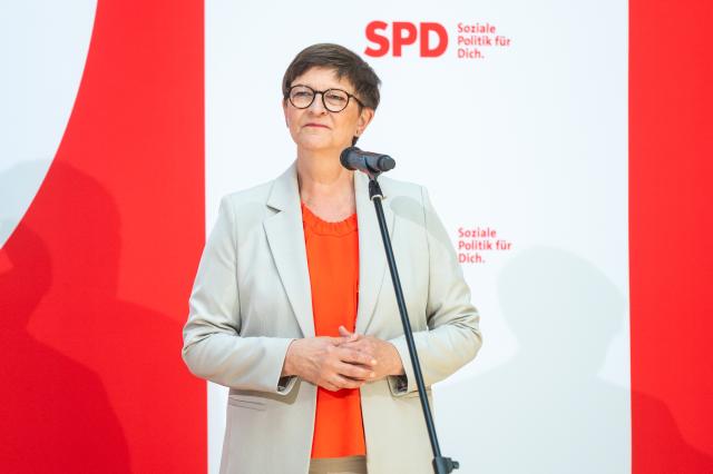 12 May 2025, Berlin: Saskia Esken, co-leader of the  Social Democratic Party(SPD), speaks at a press conference. German Labour Minister Baerbel Bas has been nominated to become co-leader of the Social Democratic Party (SPD). Photo: Christophe Gateau/dpa