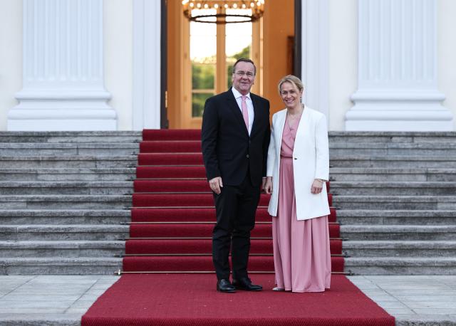 12 May 2025, Berlin: German Minister of Defense Boris Pistorius (L) and his wife arrive at Bellevue Palace for a dinner in honor of the Israel's President and his wife. Photo: Hannes P. Albert/dpa
