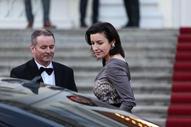 12 May 2025, Berlin: German Minister of Research, Technology and Space Dorothee Baer (R) arrives at Bellevue Palace for a dinner in honor of the Israel's President and his wife. Photo: Hannes P. Albert/dpa