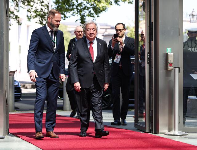 13 May 2025, Berlin: Antonio Guterres, United Nations Secretary-General, arrives at the Federal Foreign Office to take part in the UN Peacekeeping Ministerial 2025. The conference, which is organized by the Federal Foreign Office and the Federal Ministry of Defence in close cooperation with the United Nations, brings together representatives from over 130 countries to discuss the future of UN peacekeeping missions. Photo: Hannes P Albert/dpa