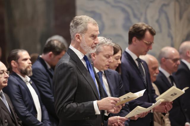 29 May 2025, North Rhine-Westphalia, Aachen: King Felipe VI of Spain stands in the cathedral during the pontifical mass. Photo: Thomas Banneyer/dpa