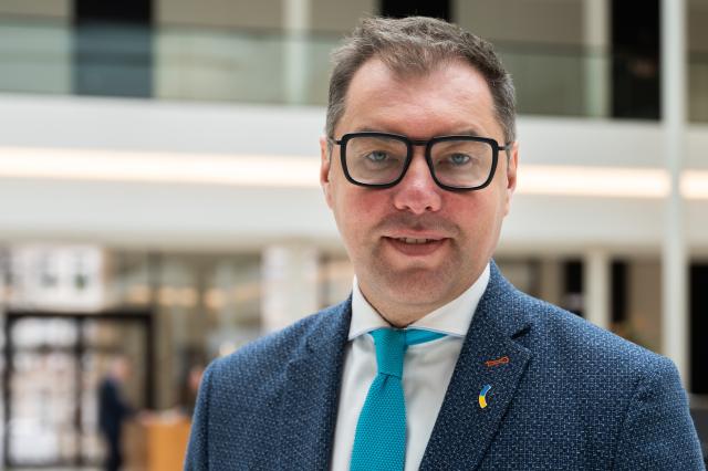 FILED - 26 February 2025, Lower Saxony, Hanover: Oleksii Makeiev, Ukrainian Ambassador to Germany, stands inside the Lower Saxony state parliament during an official visit Photo: Alicia Windzio/dpa